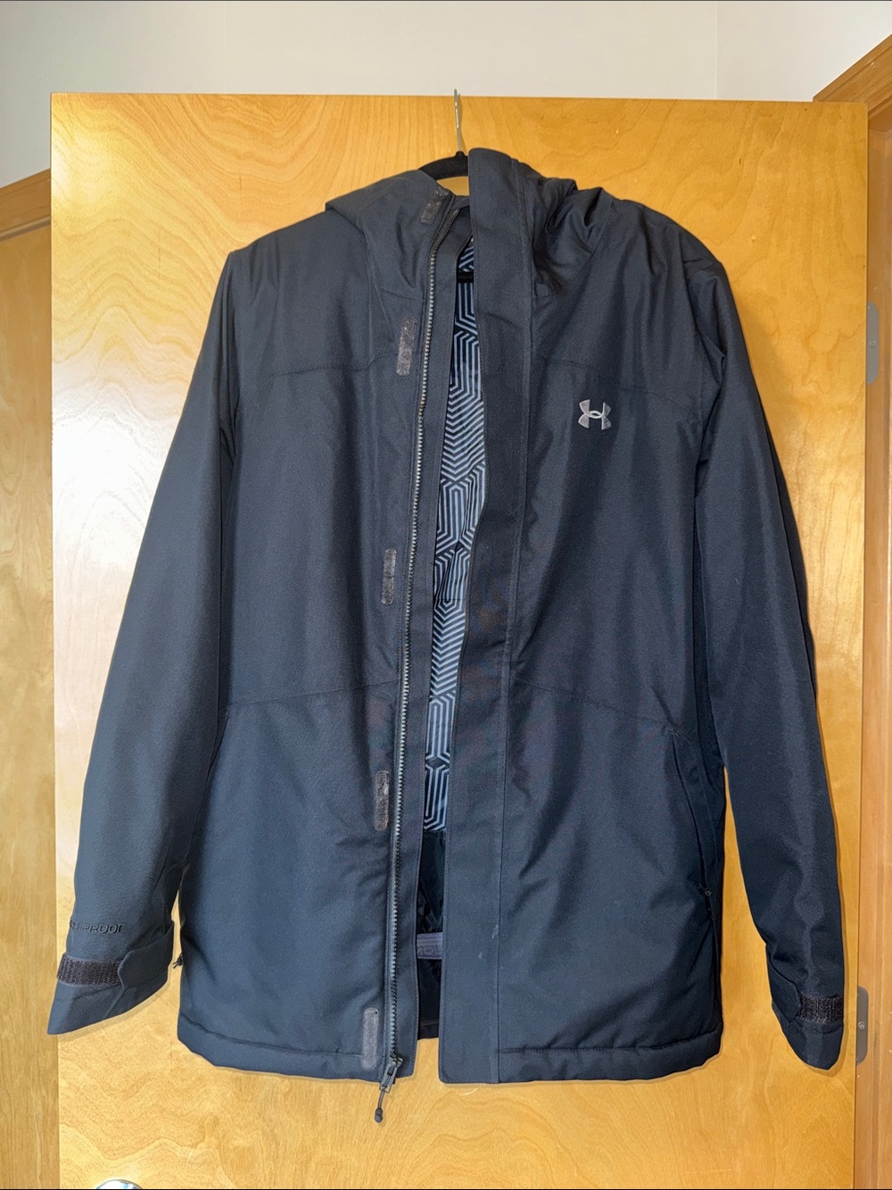 Under Armour Men’s Black Hooded Jacket